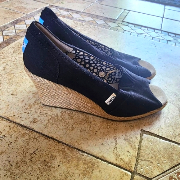 Toms Shoes - Toms Wedge Sandals
